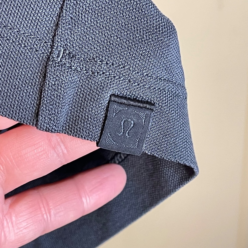 lululemon athletica Men's Dark Navy Polo - Picture 4 of 7